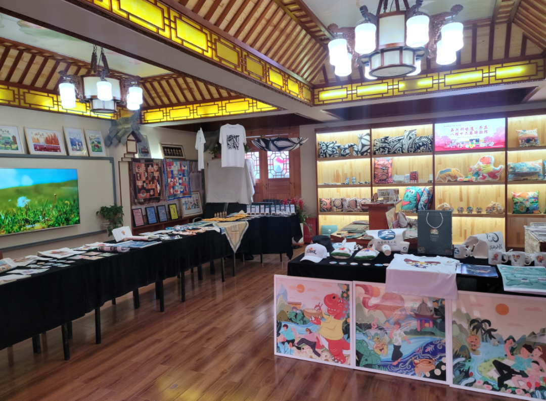 临夏地质公园服务中心联合兰州工业学院艺术设计学院举办文创作品展